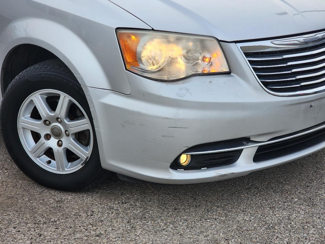 Chrysler Town & Country Touring 2012