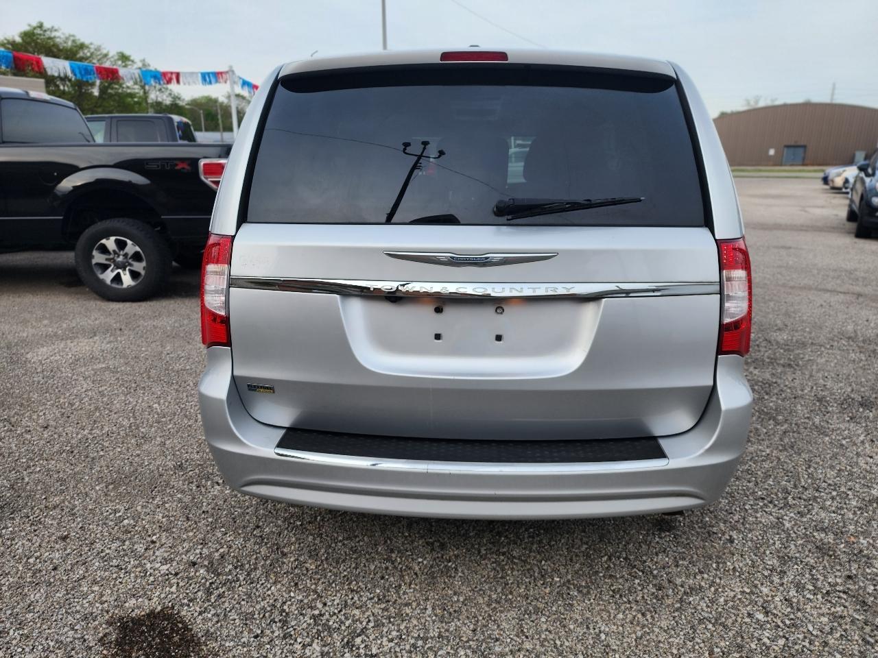 Chrysler Town & Country Touring 2012