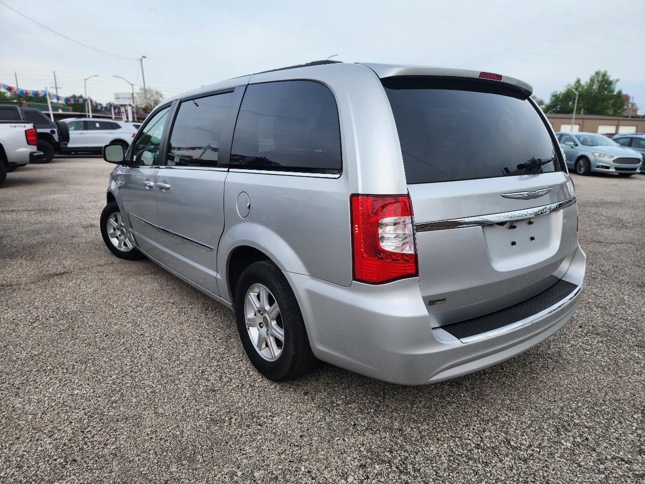 Chrysler Town & Country Touring 2012