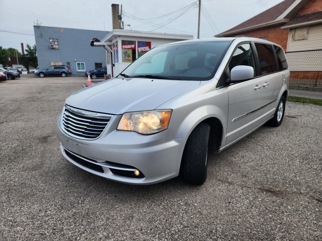 Chrysler Town & Country Touring 2012