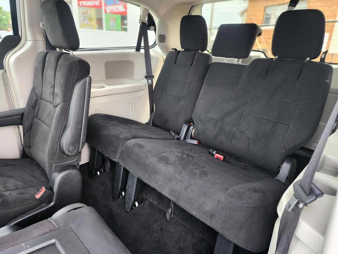 Chrysler Town & Country Touring 2012