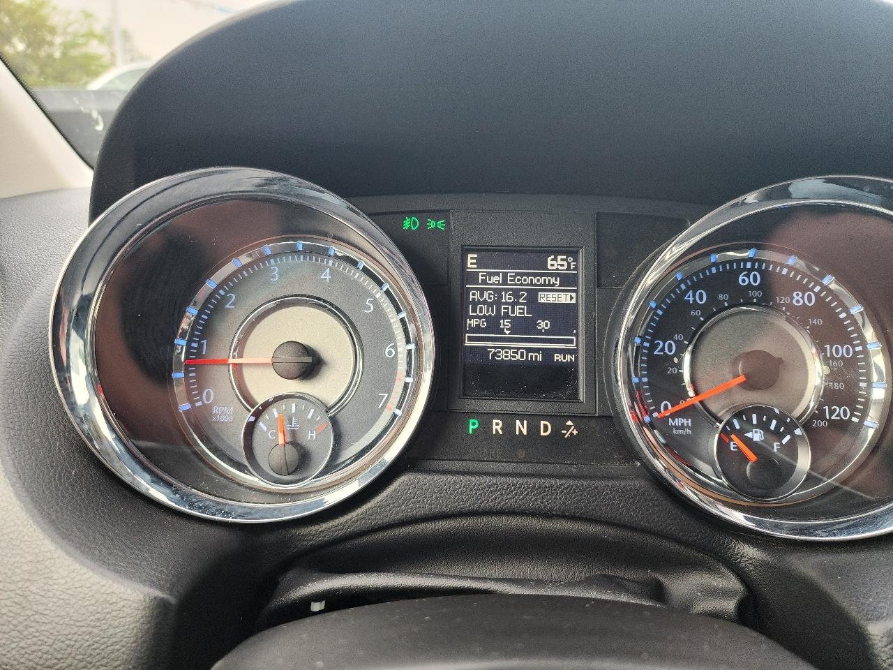 Chrysler Town & Country Touring 2012
