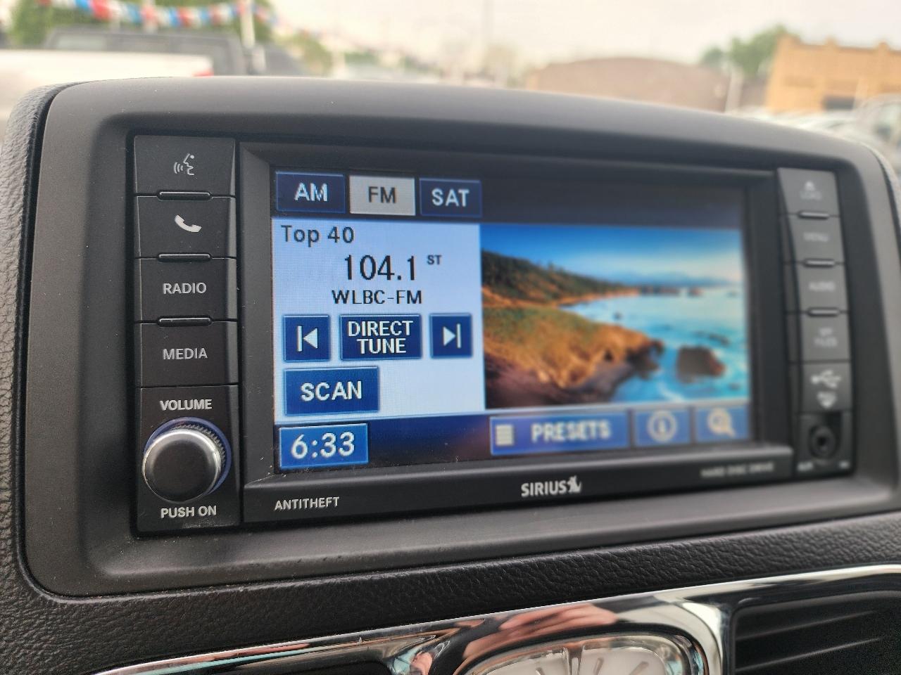 Chrysler Town & Country Touring 2012