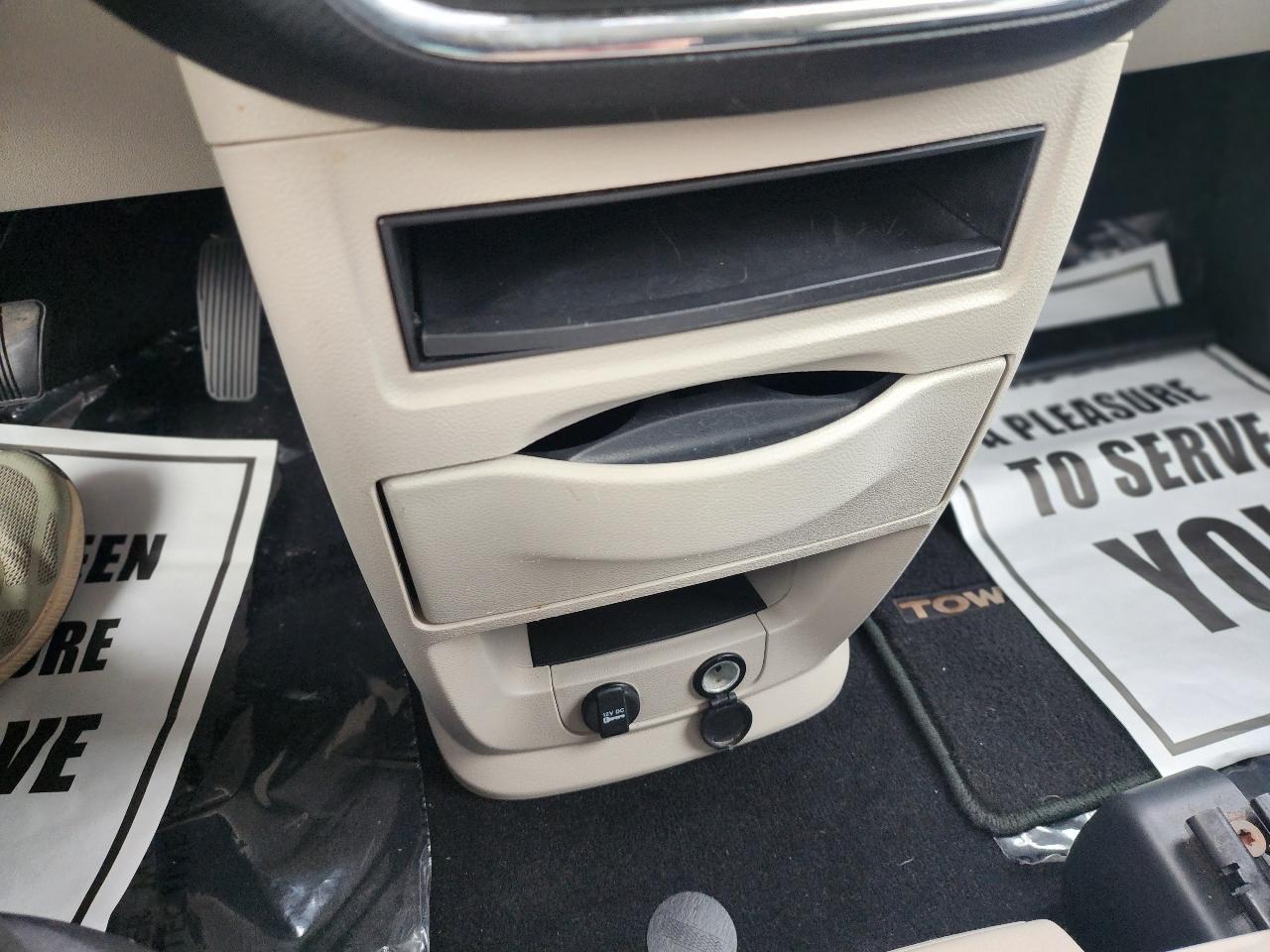Chrysler Town & Country Touring 2012
