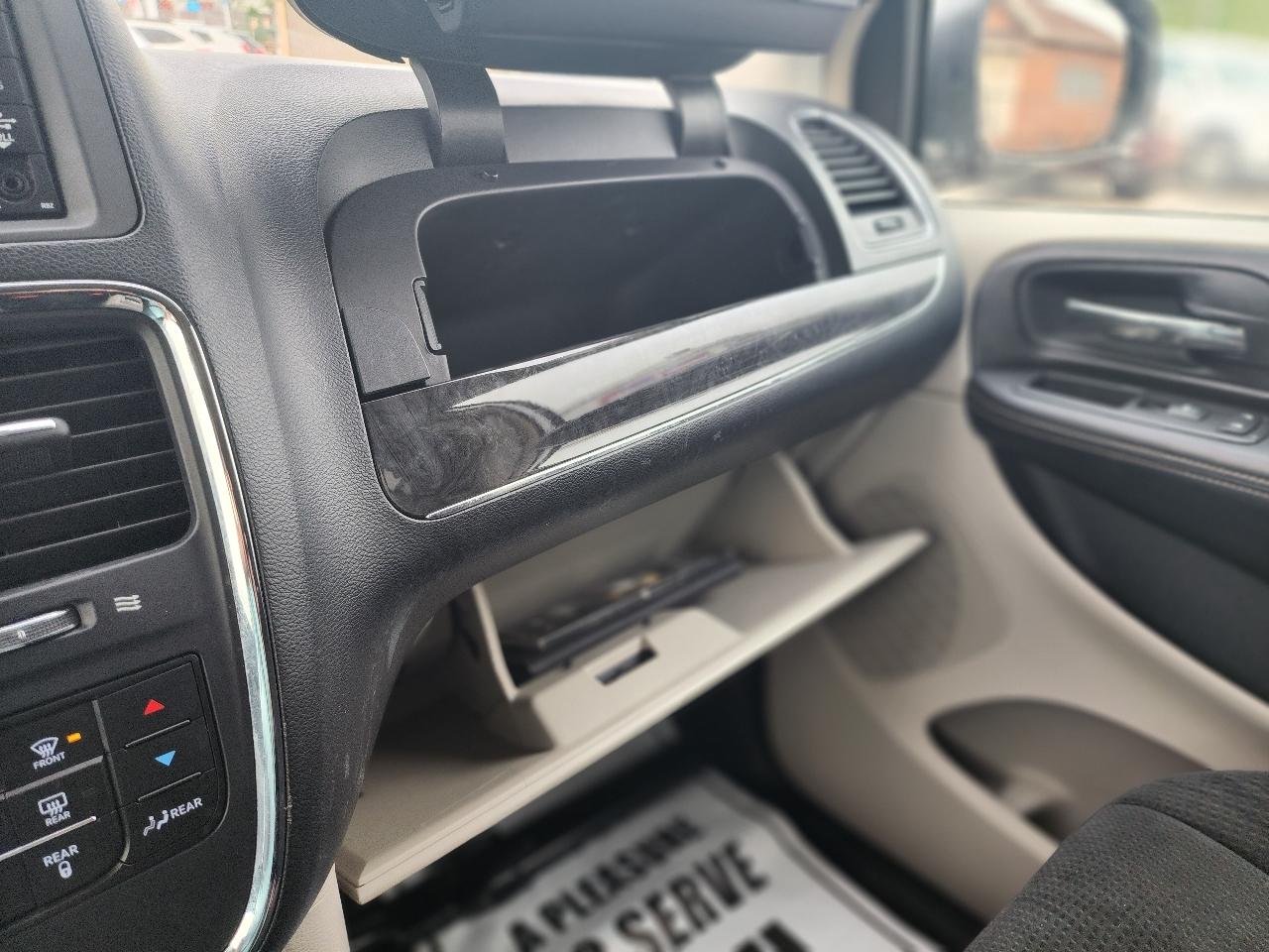 Chrysler Town & Country Touring 2012