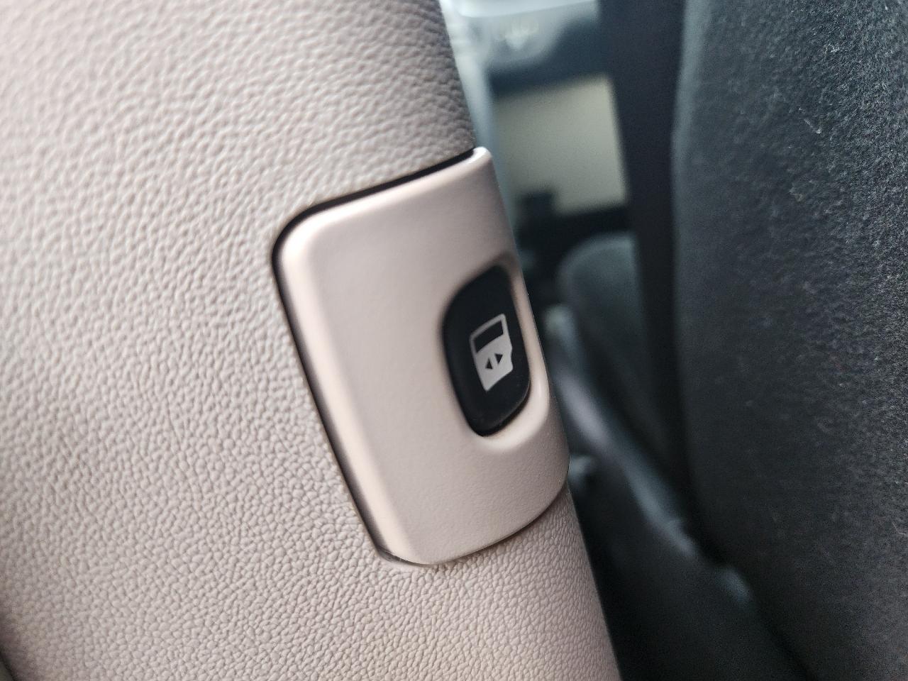 Chrysler Town & Country Touring 2012