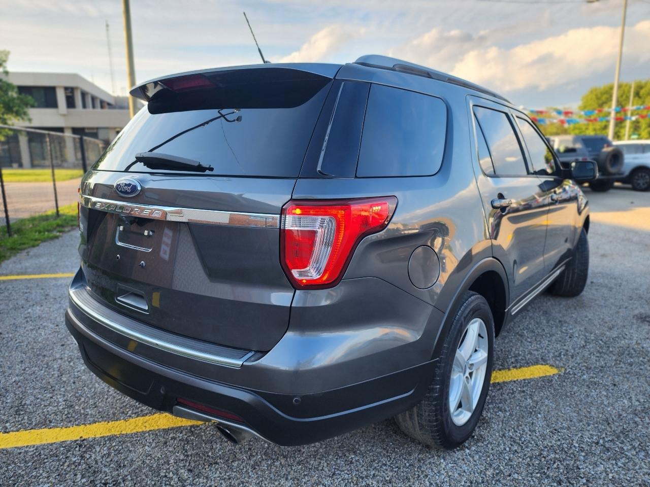 Ford Explorer XLT FWD 2018
