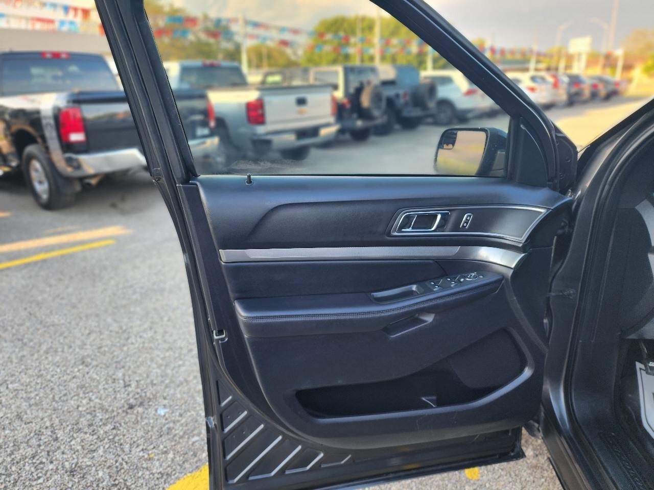 Ford Explorer XLT FWD 2018