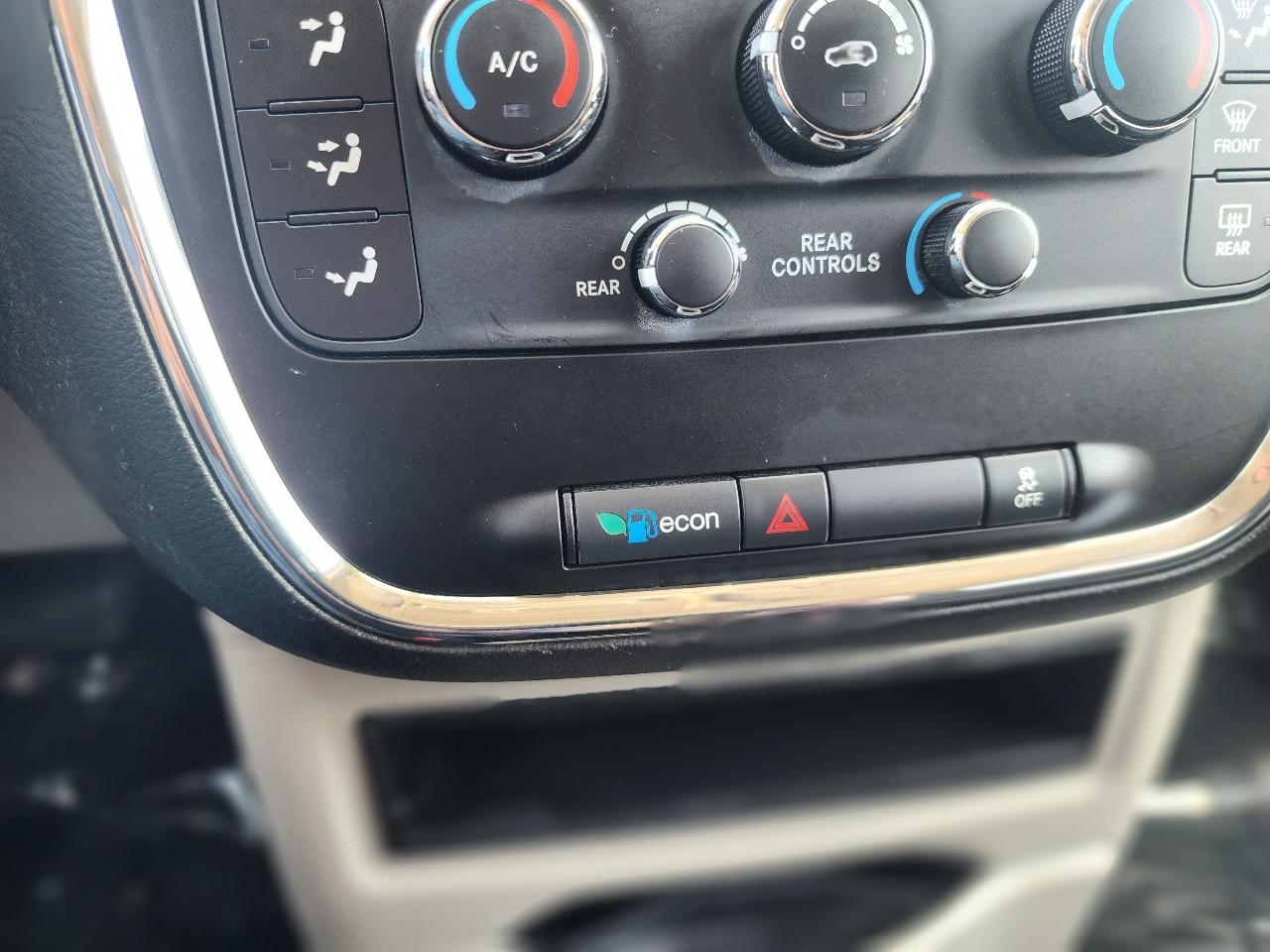 Dodge Grand Caravan SE 2013