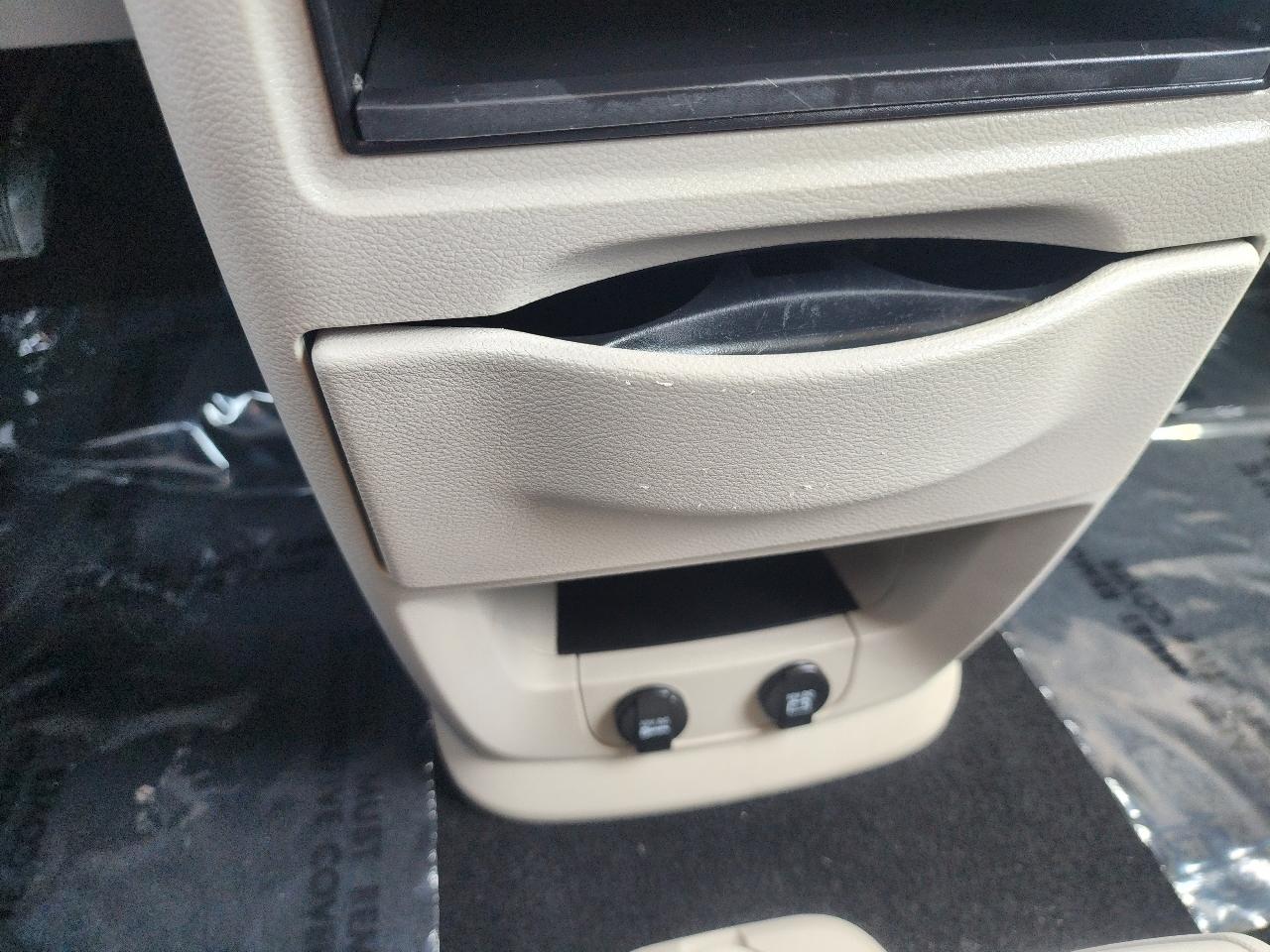 Dodge Grand Caravan SE 2013