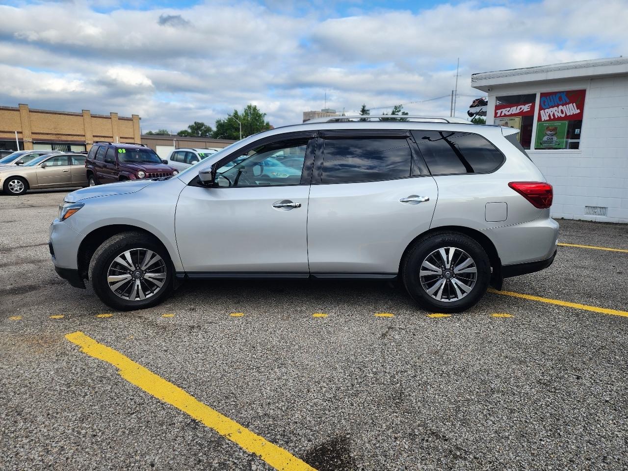 Nissan Pathfinder S 4WD 2017