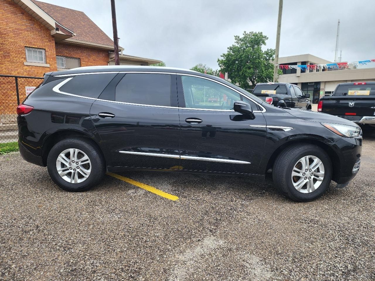 Buick Enclave Essence FWD 2018