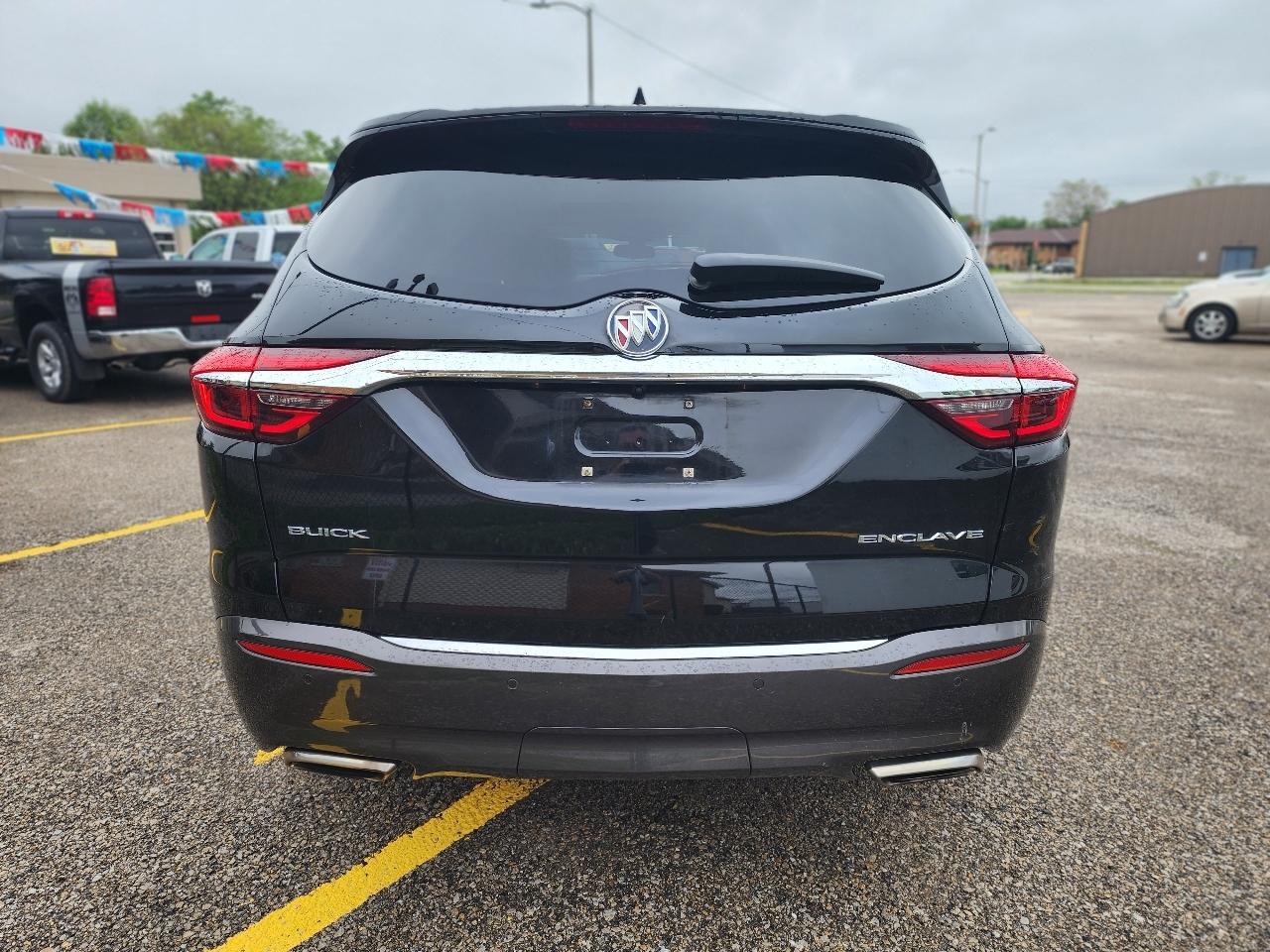 Buick Enclave Essence FWD 2018