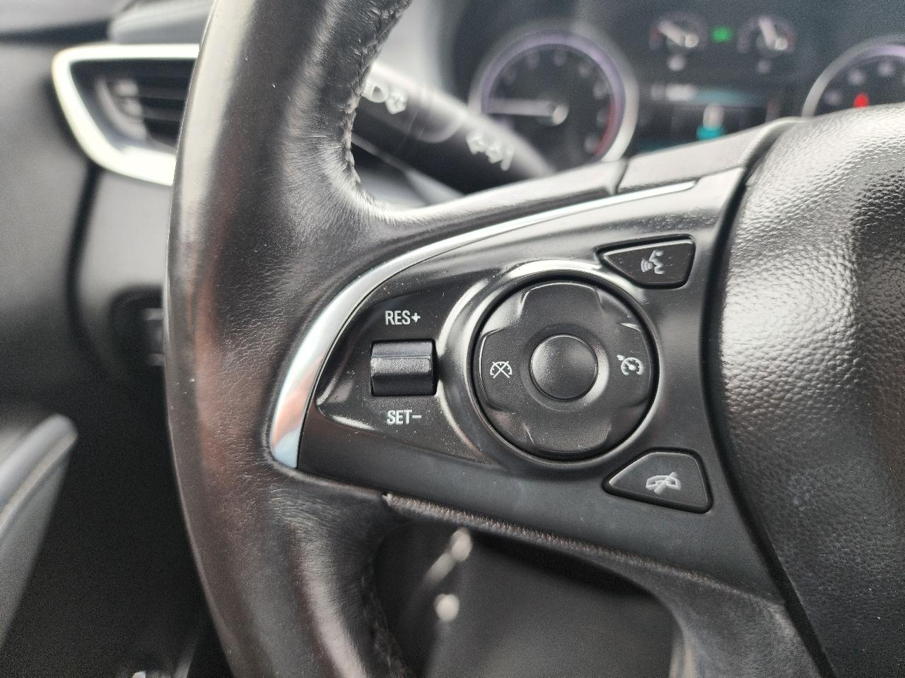 Buick Enclave Essence FWD 2018