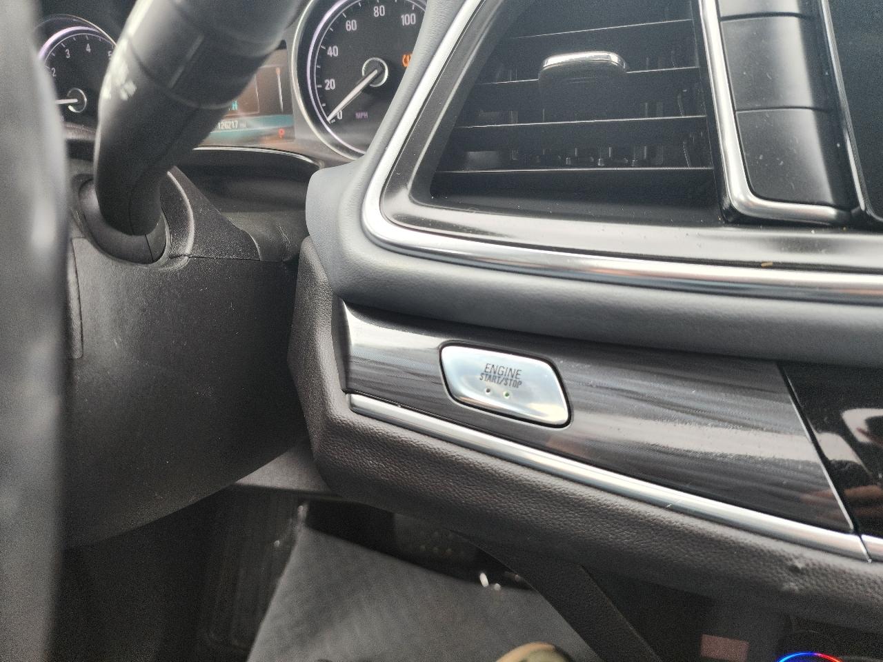 Buick Enclave Essence FWD 2018