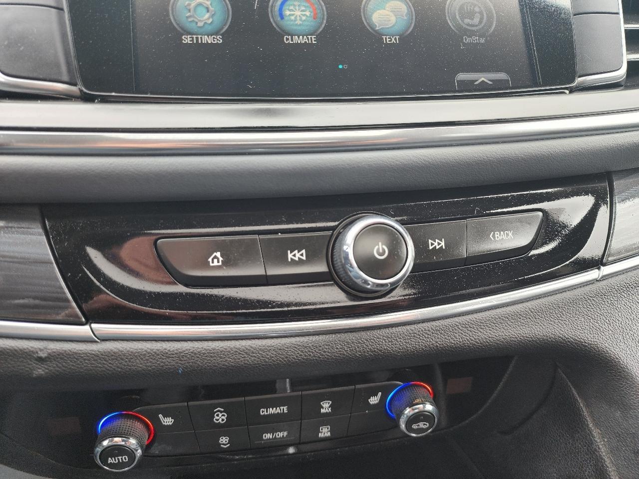 Buick Enclave Essence FWD 2018