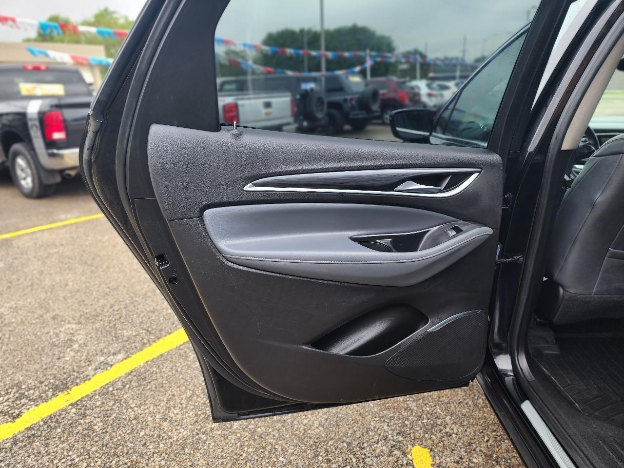 Buick Enclave Essence FWD 2018