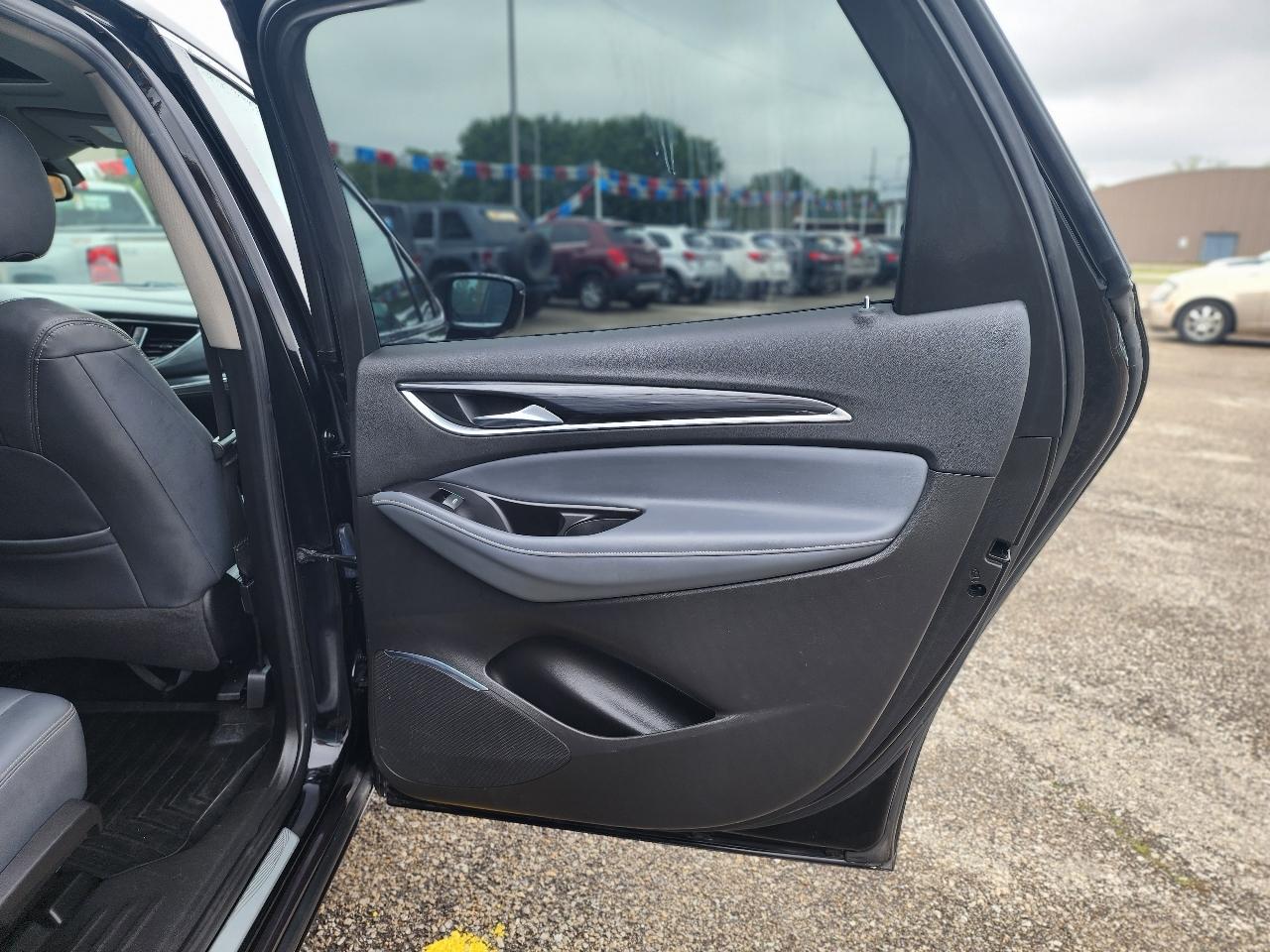 Buick Enclave Essence FWD 2018