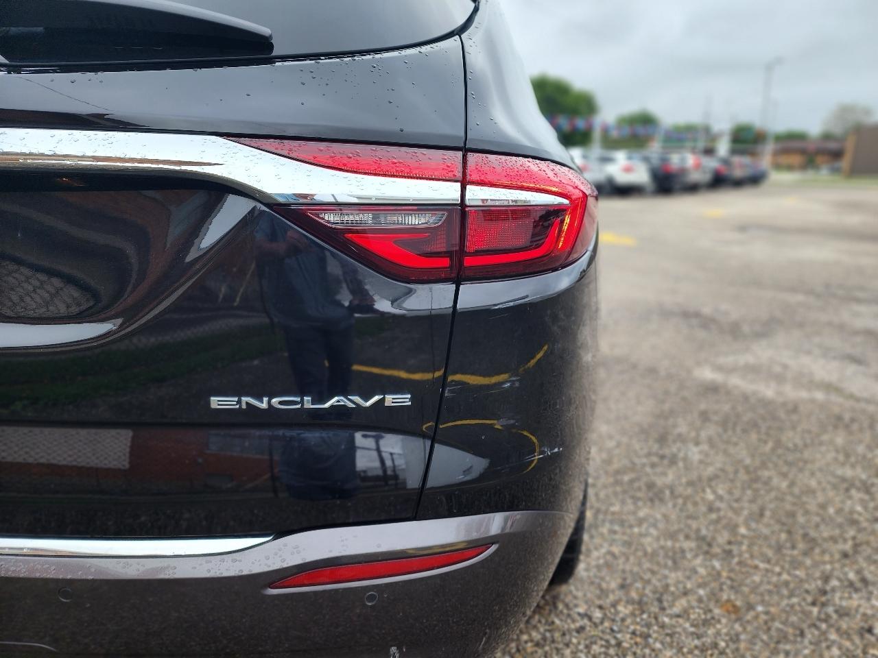 Buick Enclave Essence FWD 2018