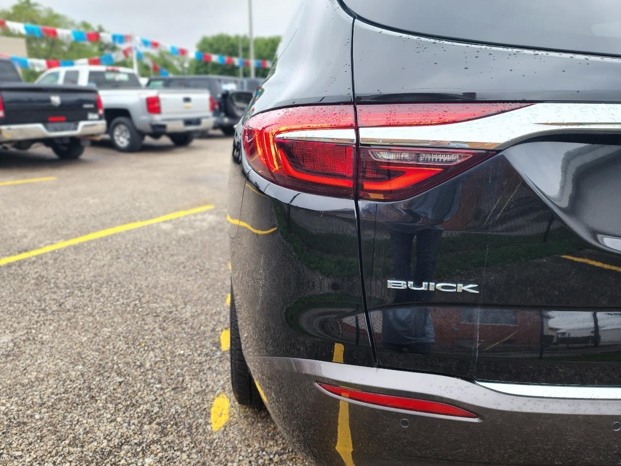 Buick Enclave Essence FWD 2018