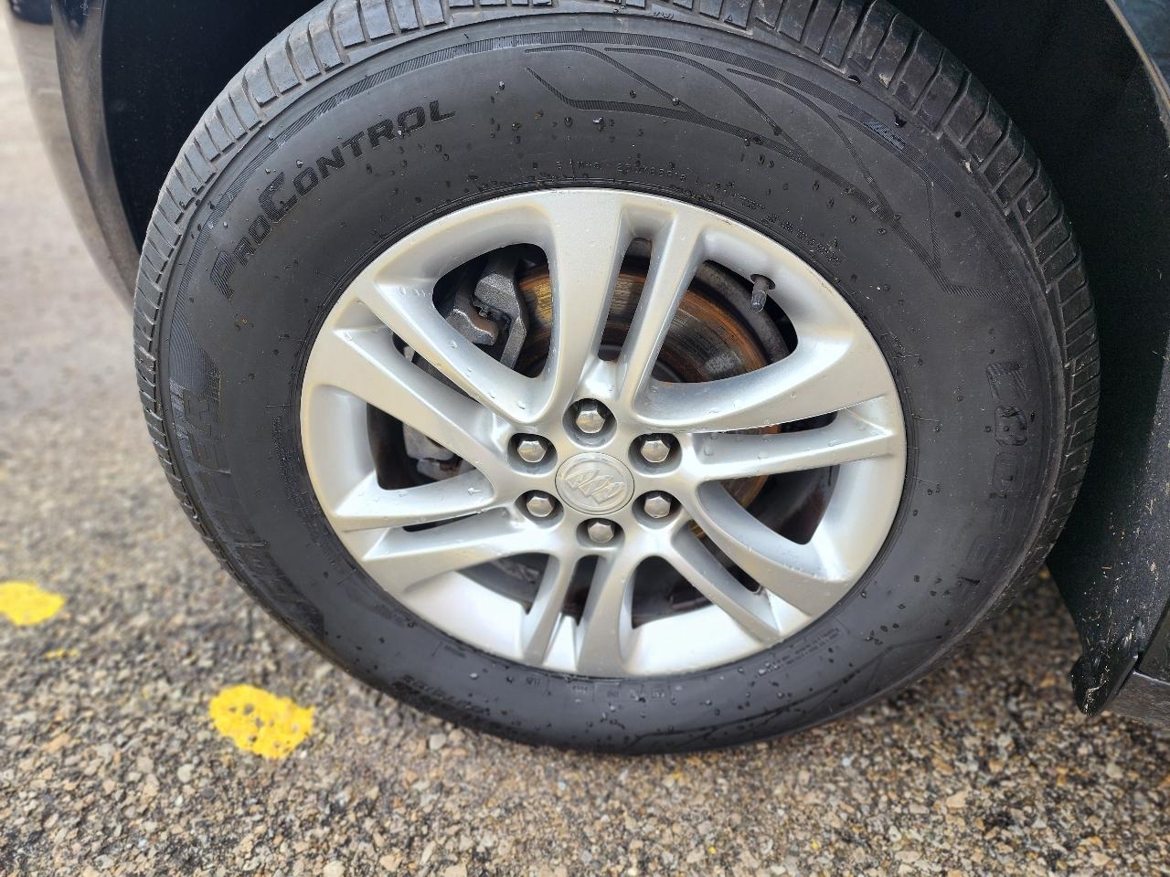 Buick Enclave Essence FWD 2018