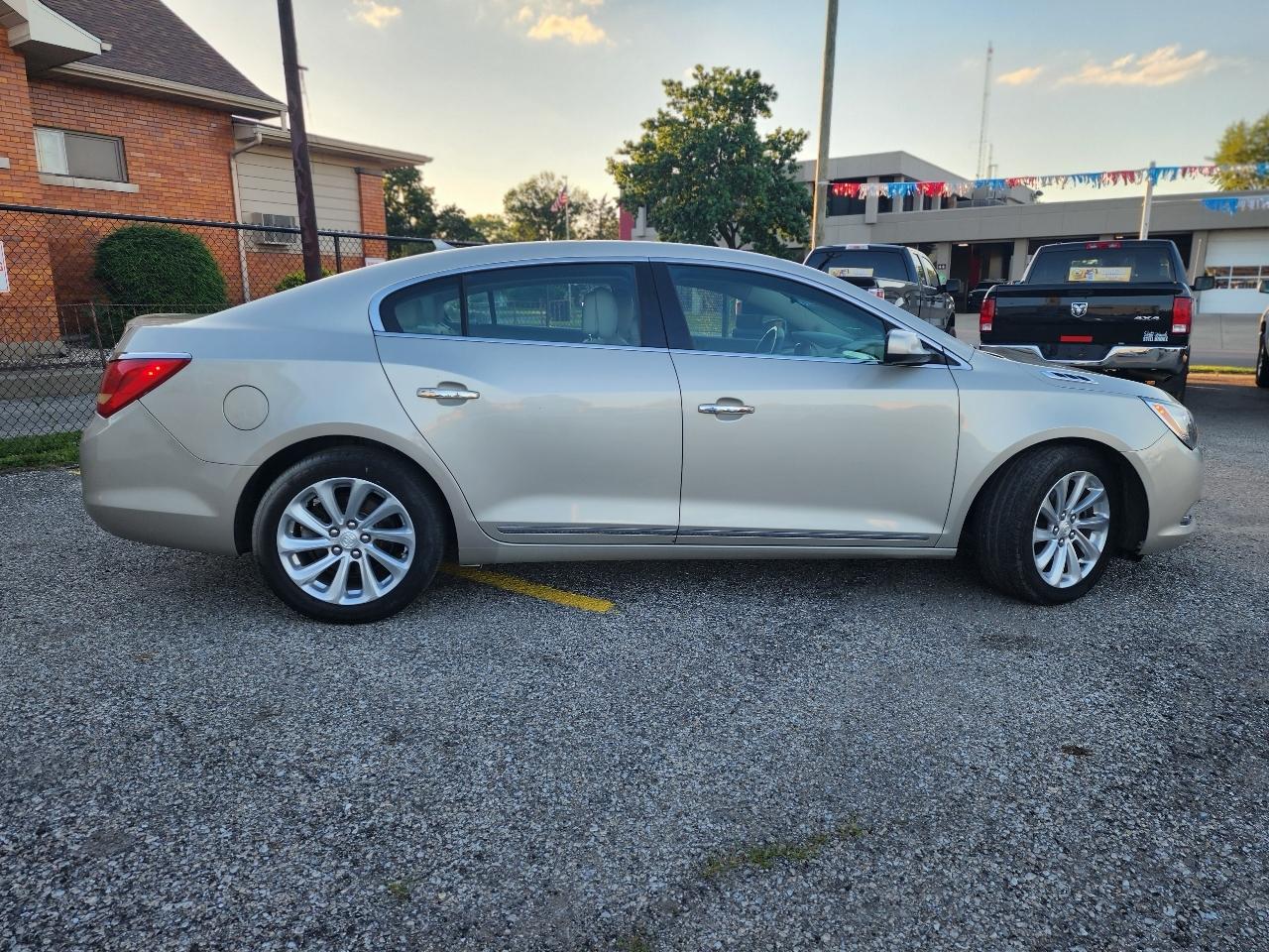 Buick LaCrosse Base 2014