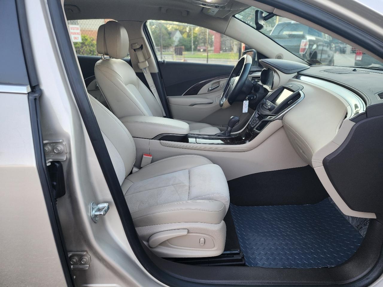 Buick LaCrosse Base 2014