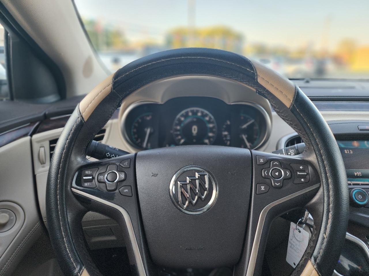 Buick LaCrosse Base 2014