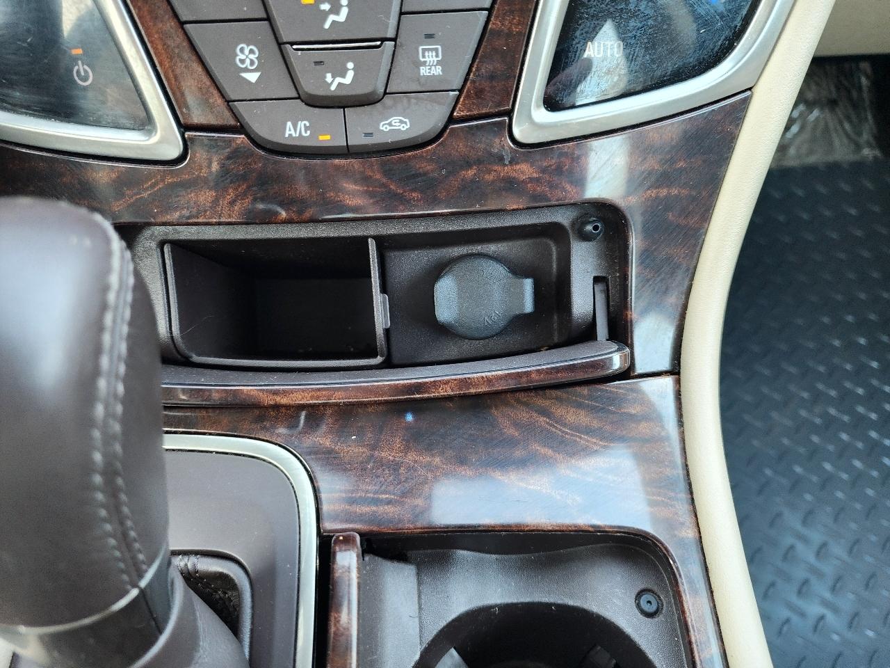 Buick LaCrosse Base 2014