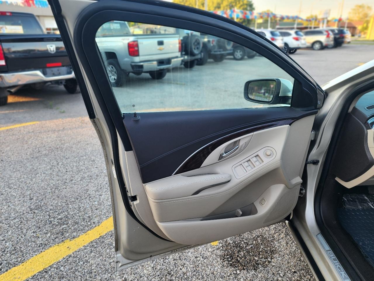 Buick LaCrosse Base 2014