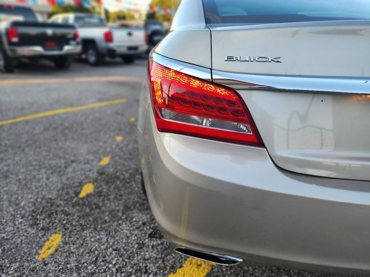 Buick LaCrosse Base 2014