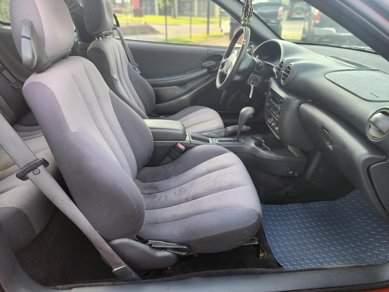 Pontiac Sunfire Coupe w/1SV 2004
