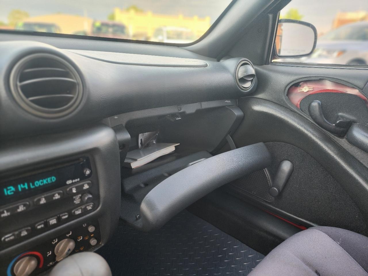 Pontiac Sunfire Coupe w/1SV 2004