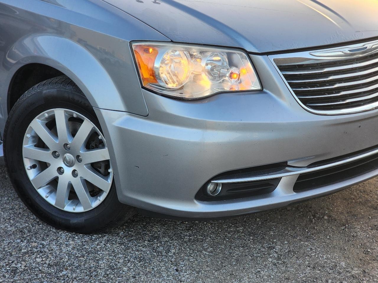 Chrysler Town & Country Touring 2013