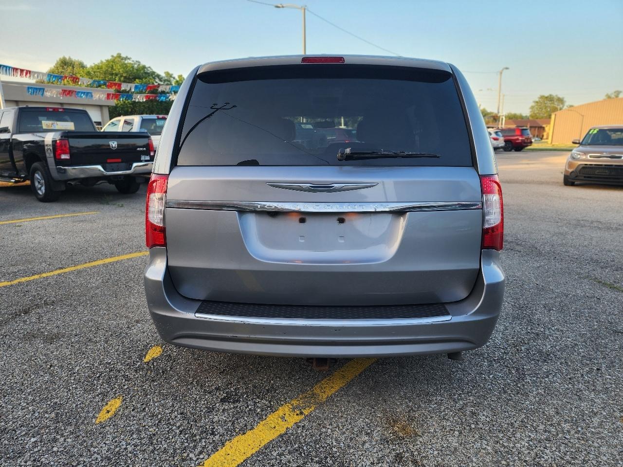Chrysler Town & Country Touring 2013