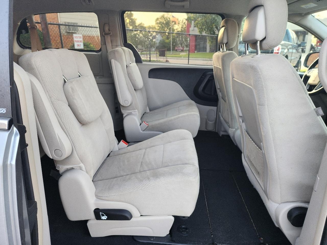 Chrysler Town & Country Touring 2013