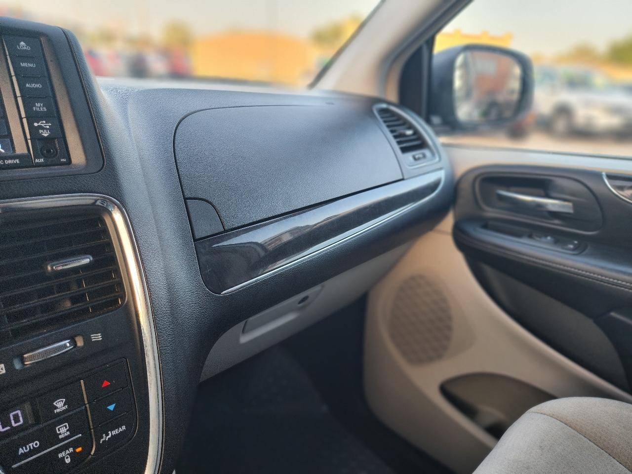 Chrysler Town & Country Touring 2013