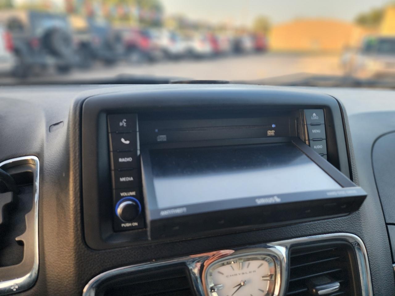 Chrysler Town & Country Touring 2013