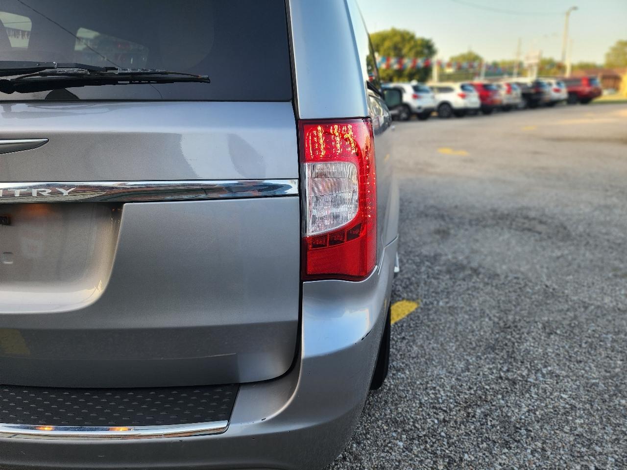 Chrysler Town & Country Touring 2013