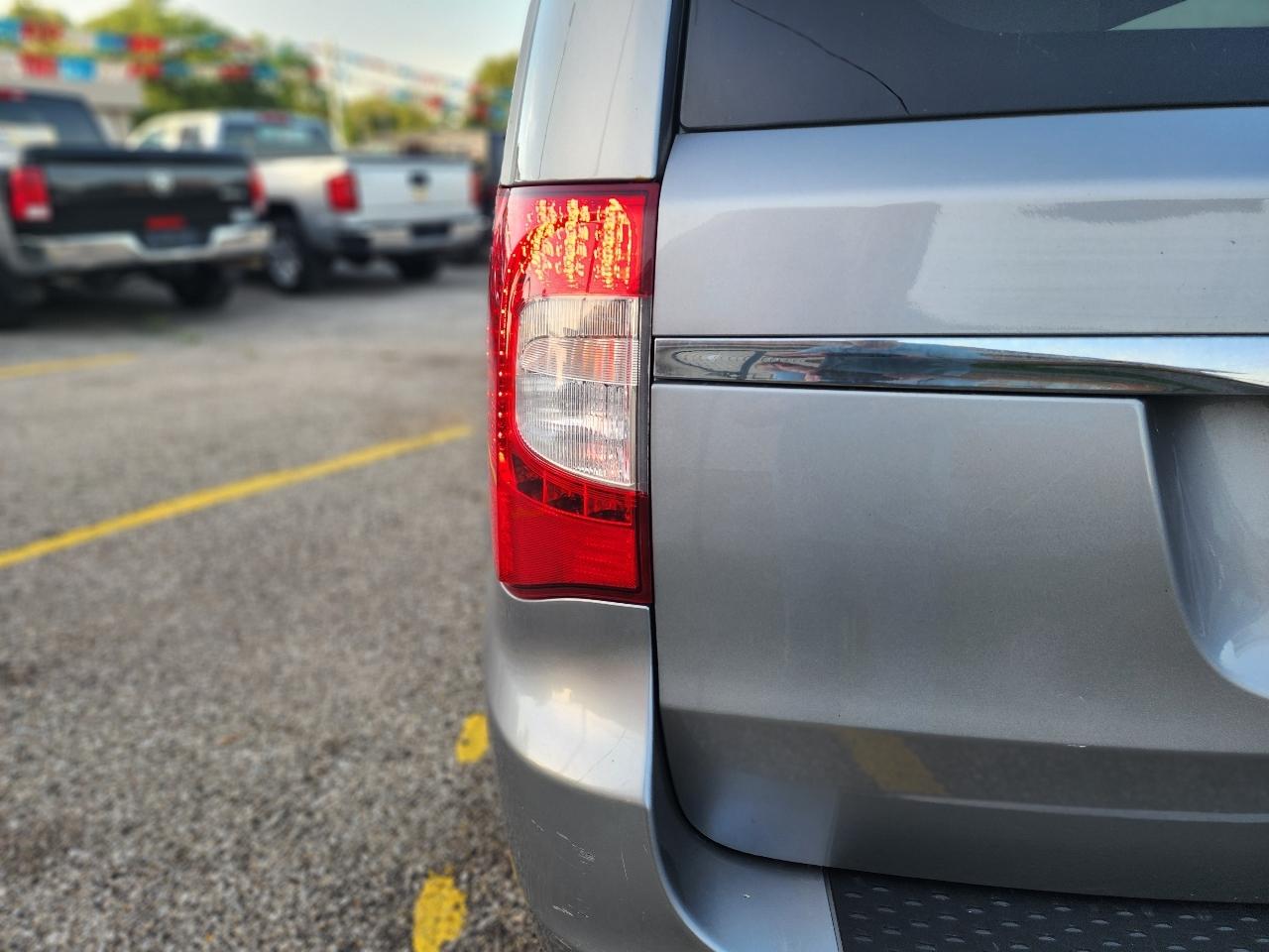 Chrysler Town & Country Touring 2013
