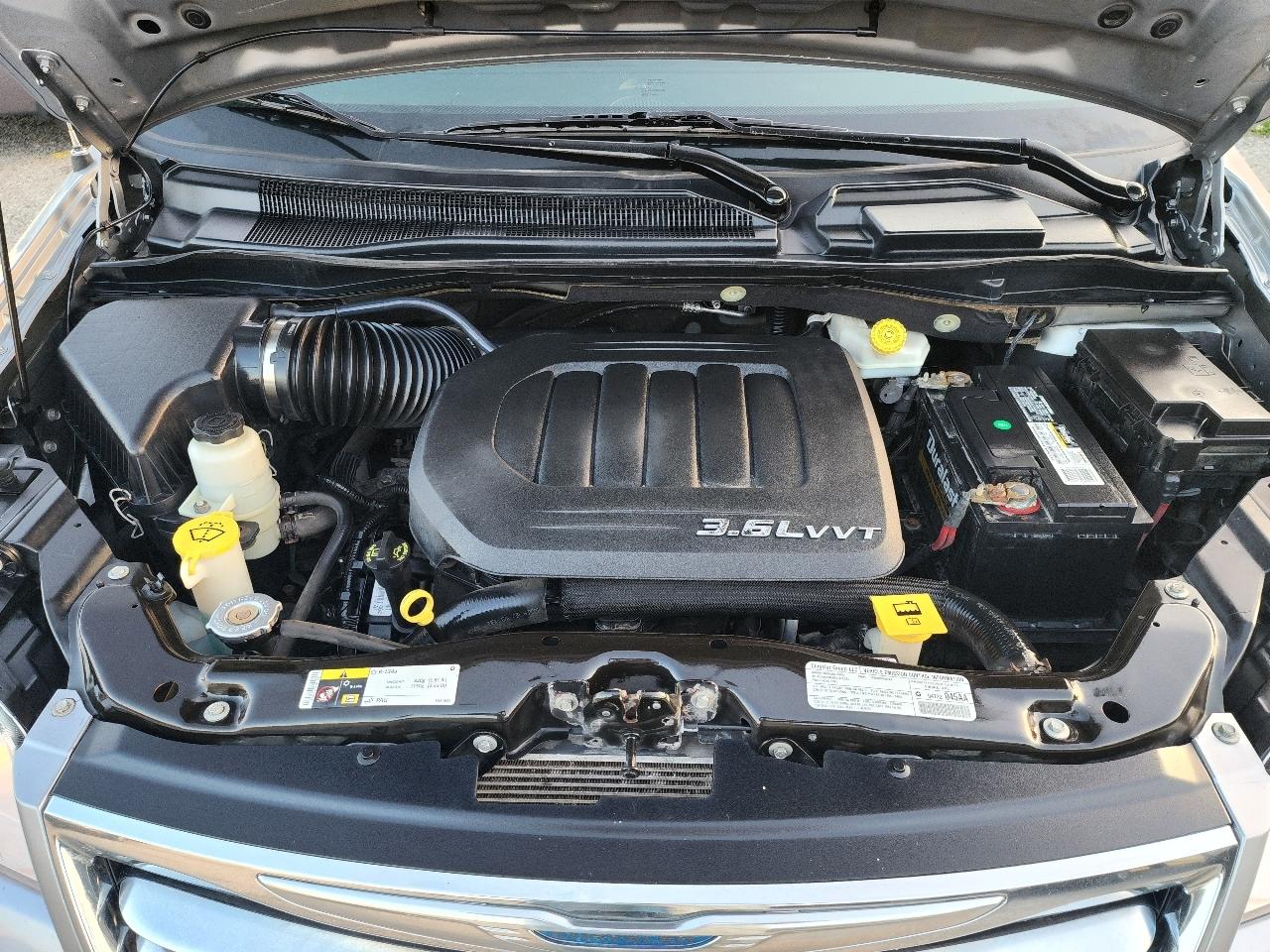 Chrysler Town & Country Touring 2013