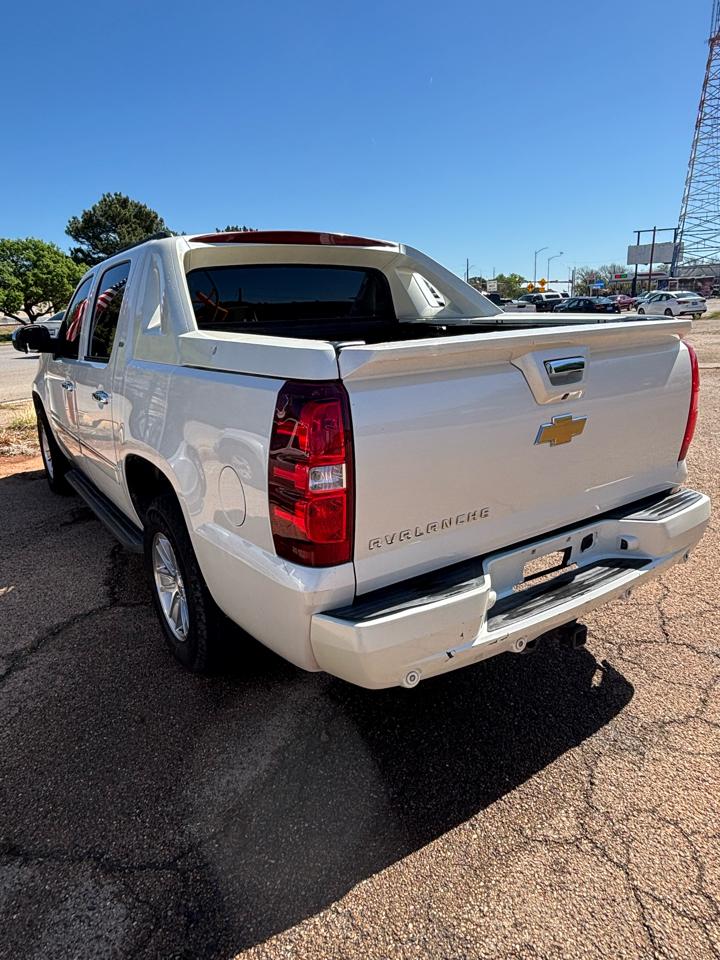 Chevrolet Avalanche LTZ 4WD 2012