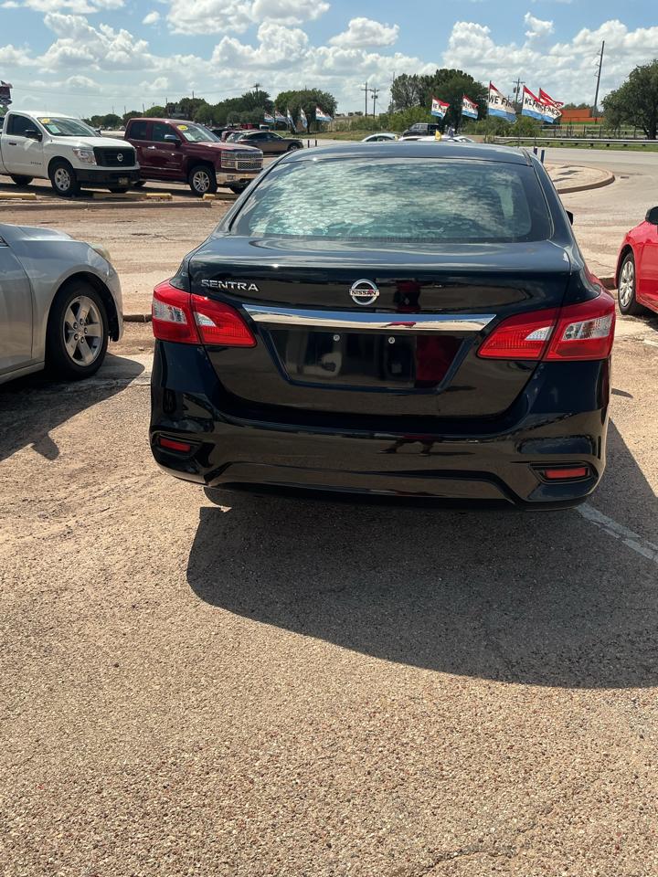 Nissan Sentra S 6MT 2017