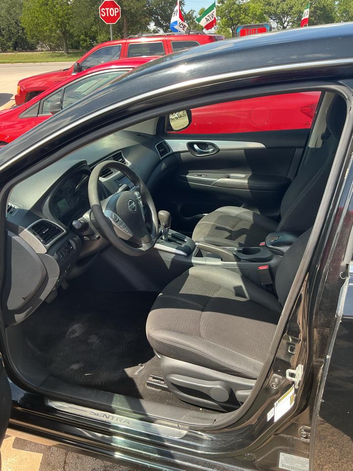Nissan Sentra S 6MT 2017
