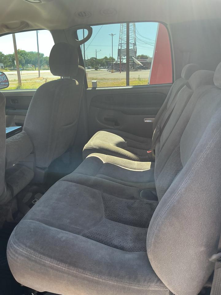 Chevrolet Suburban 1500 2WD 2003