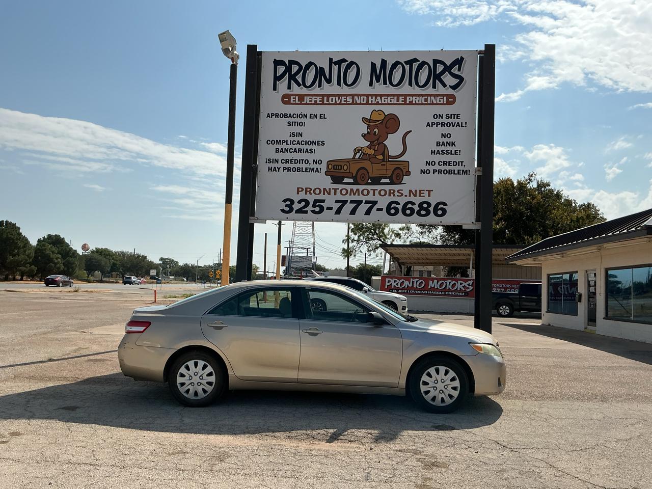 Toyota Camry SE 6-Spd MT 2010