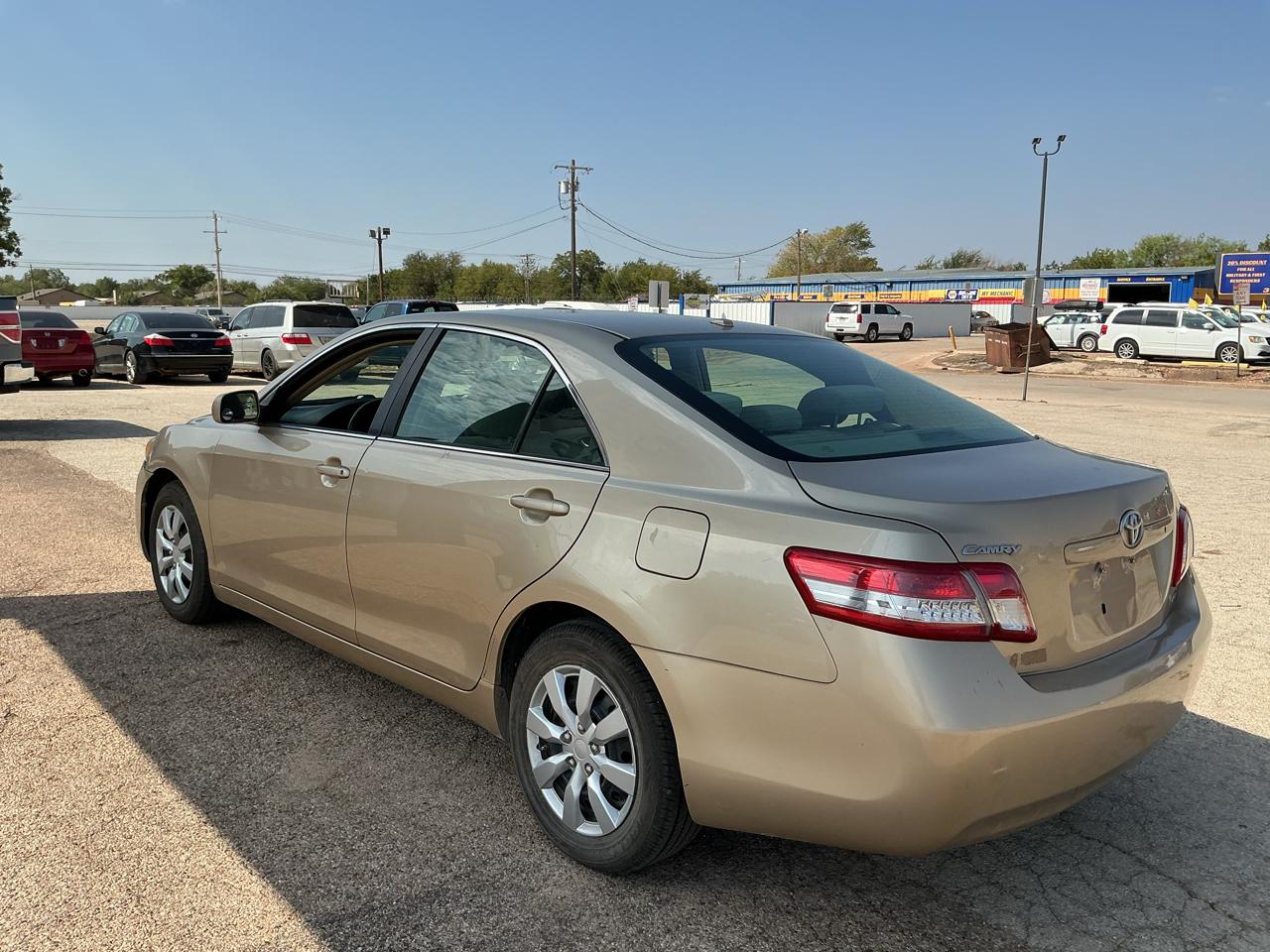 Toyota Camry SE 6-Spd MT 2010
