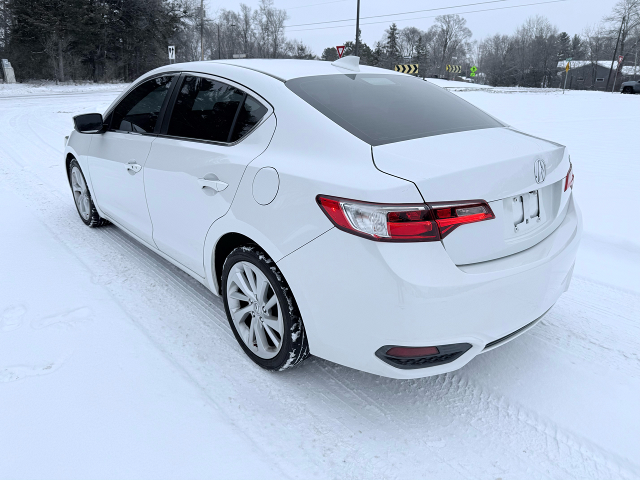 Acura ILX 8-Spd AT 2016