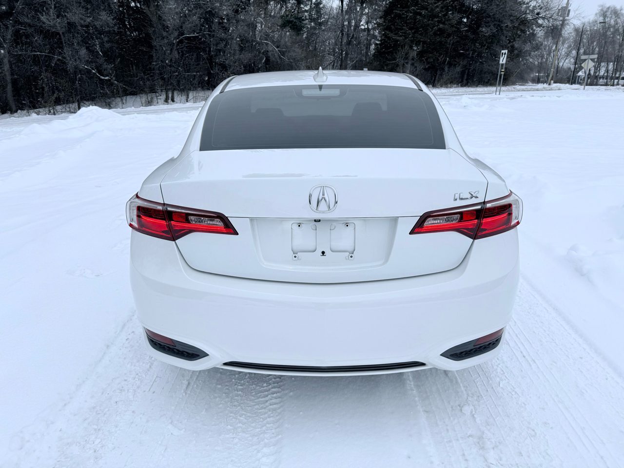 Acura ILX 8-Spd AT 2016