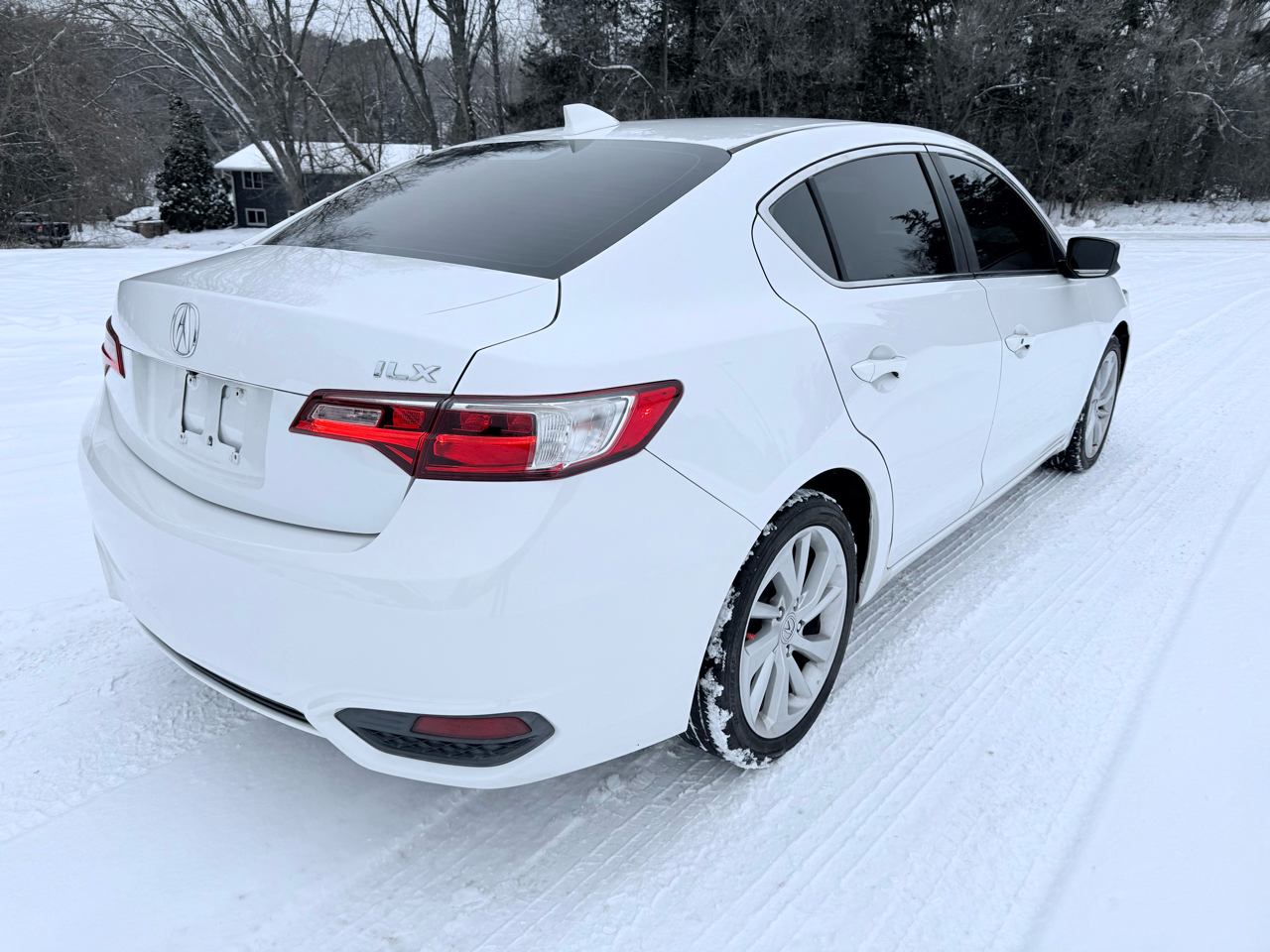 Acura ILX 8-Spd AT 2016
